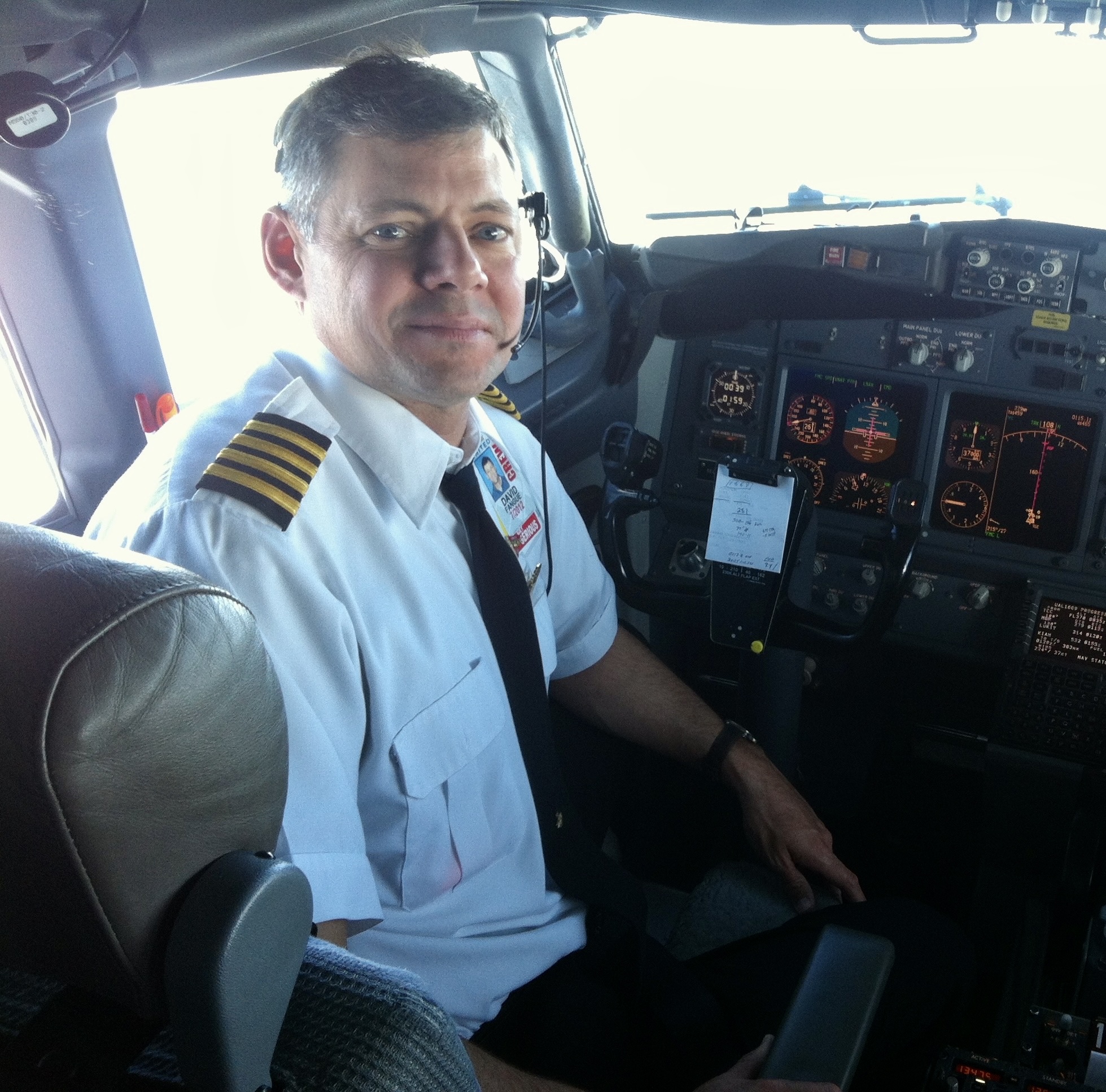 Aircraft broker and airline pilot